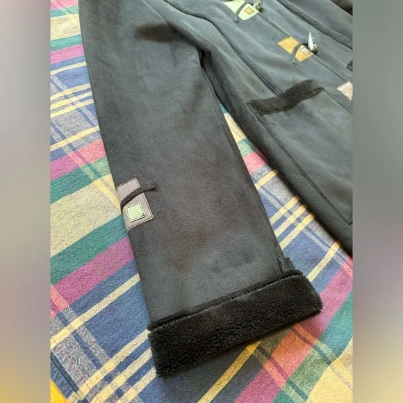 Icelandic Design Button Up Jacket - Picture 3 of 12